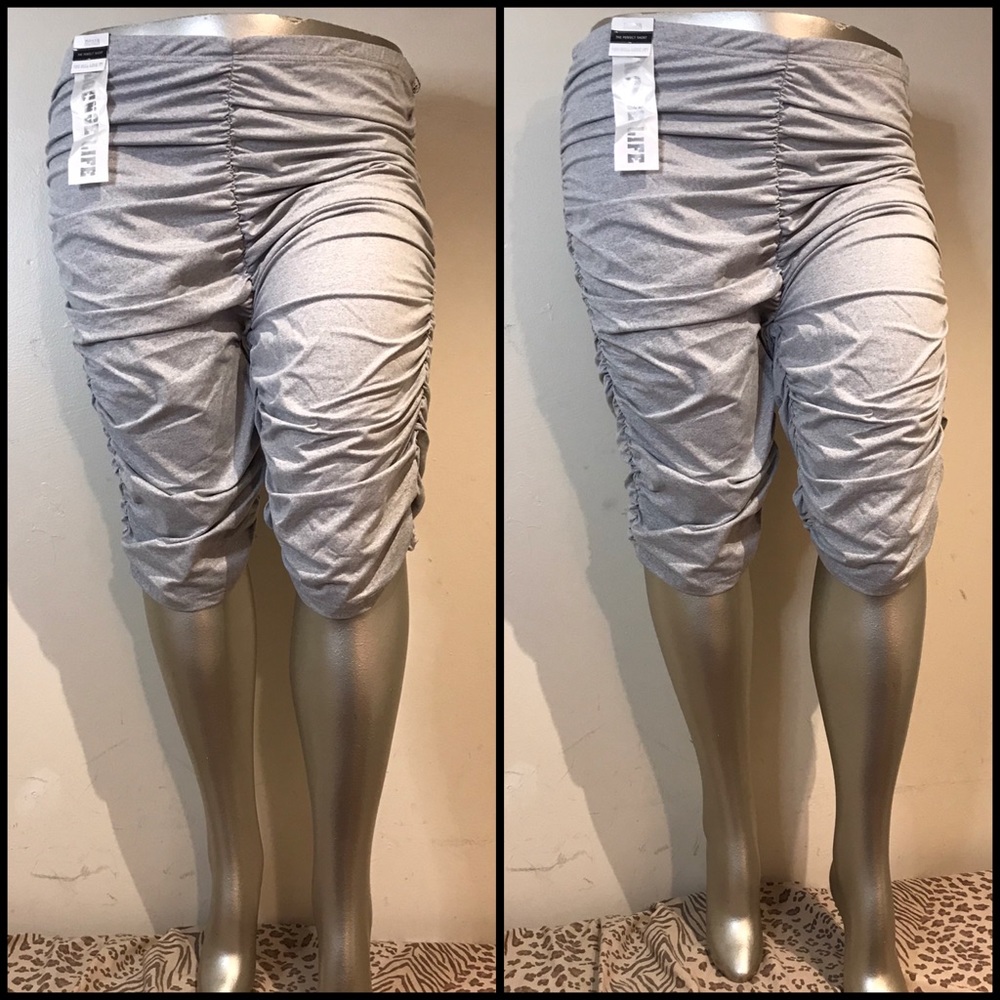 Plus Ruched Knee-Length Silver Gray Shorts